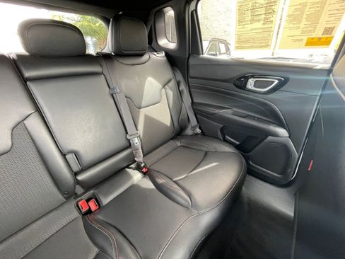 Used 2025 Jeep Compass Trailhawk image 36