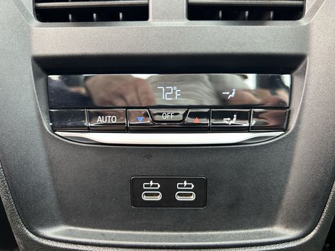 Used 2025 BMW M340i RWD image 19
