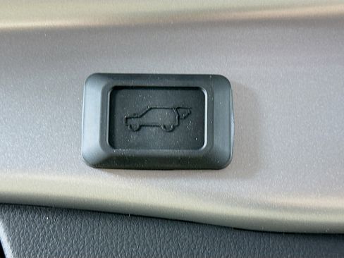 Used 2025 Toyota RAV4 XLE w/ Convenience Package FWD image 28