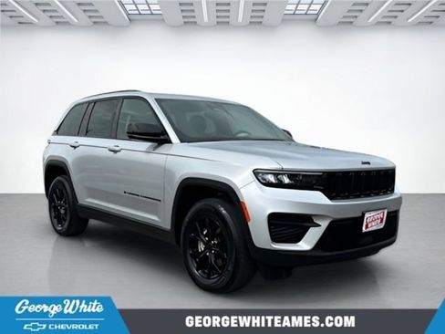 Used 2024 Jeep Grand Cherokee Altitude image 1