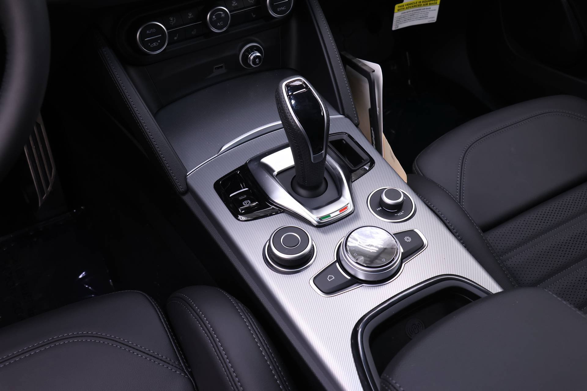 New 2026 Alfa Romeo Stelvio Sprint AWD/4WD image 13