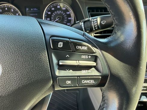 Used 2020 Hyundai Elantra Value Edition w/ Winter Weather Package image 39