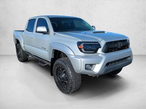 Used 2012 Toyota Tacoma PreRunner w/ TRD Sport Pkg image 3