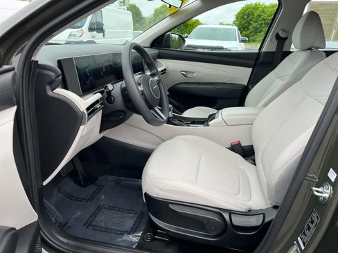 Used 2025 Hyundai Tucson SE FWD image 10