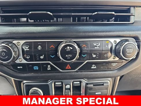 Used 2024 Jeep Wrangler Unlimited Sahara AWD/4WD image 20