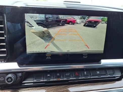 Used 2023 Chevrolet Silverado 1500 LT AWD/4WD image 12