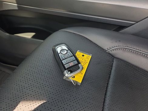 Used 2025 Ford F150 Lariat w/ FX4 Off-Road Package image 36