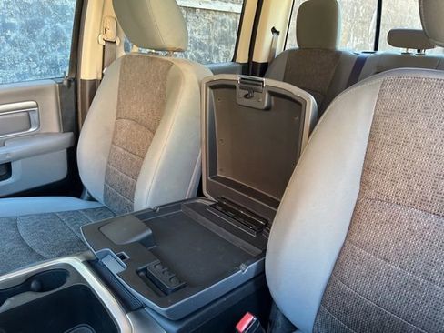 Used 2018 RAM 1500 SLT image 25