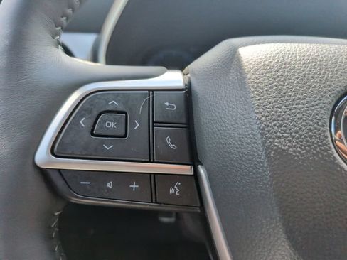 Used 2026 Toyota Highlander Platinum AWD/4WD image 18