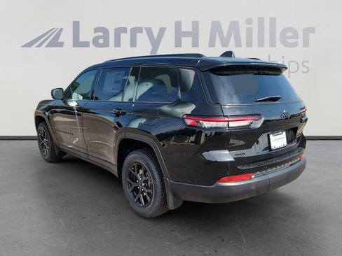 New 2025 Jeep Grand Cherokee L Altitude image 4