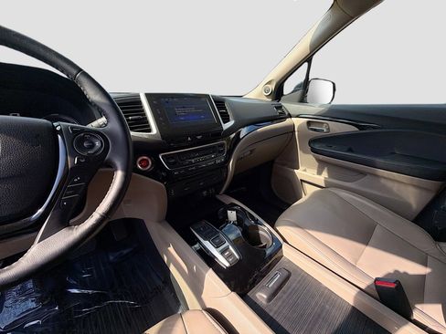 Used 2016 Honda Pilot Touring image 27