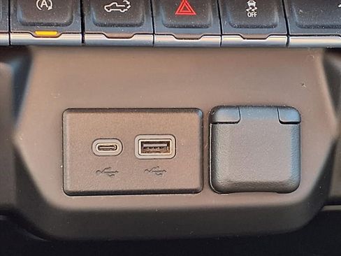 Used 2023 Chevrolet Silverado 1500 Custom Trail Boss image 17