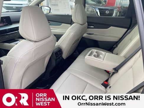 New 2025 Nissan Murano SL image 17