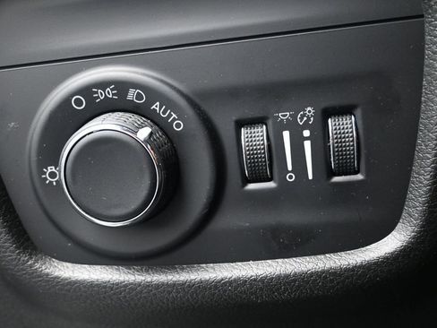 Used 2022 Jeep Grand Cherokee Altitude image 14