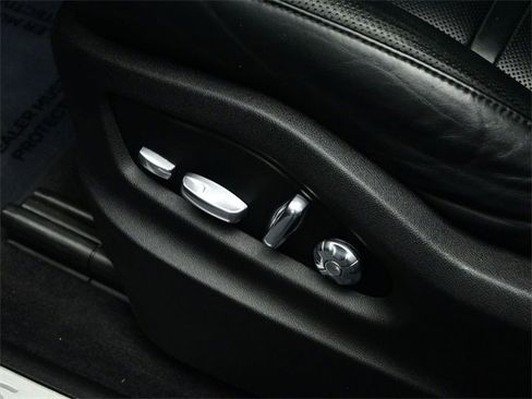 Used 2020 Porsche Cayenne S image 21