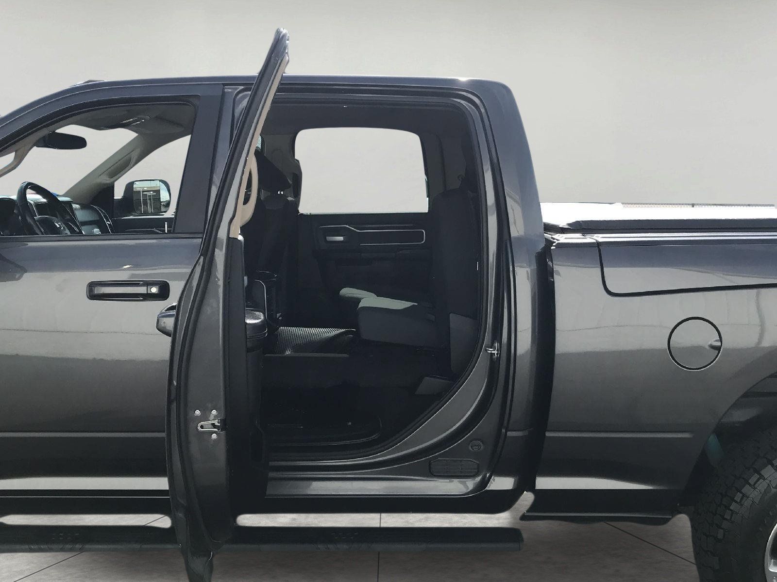 Used 2020 RAM 2500 Big Horn w/ Level 2 Equipment Group AWD/4WD image 23