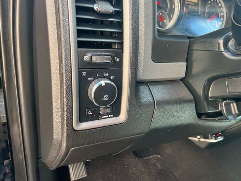 Used 2018 RAM 1500 Express w/ Express Value Package AWD/4WD image 22