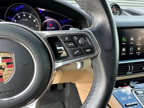 Used 2023 Porsche Cayenne Platinum Edition image 17