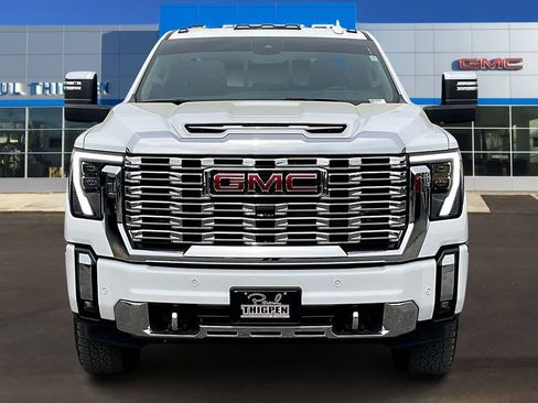 Used 2025 GMC Sierra 2500 Denali w/ Technology Package AWD/4WD image 2