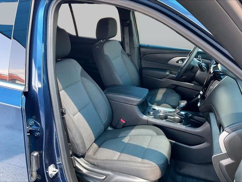 Used 2023 Chevrolet Traverse LT FWD image 8