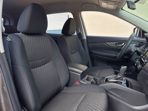 Used 2018 Nissan Rogue S FWD image 31