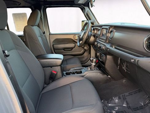 Used 2022 Jeep Gladiator Sport w/ Trailer Tow Package image 15