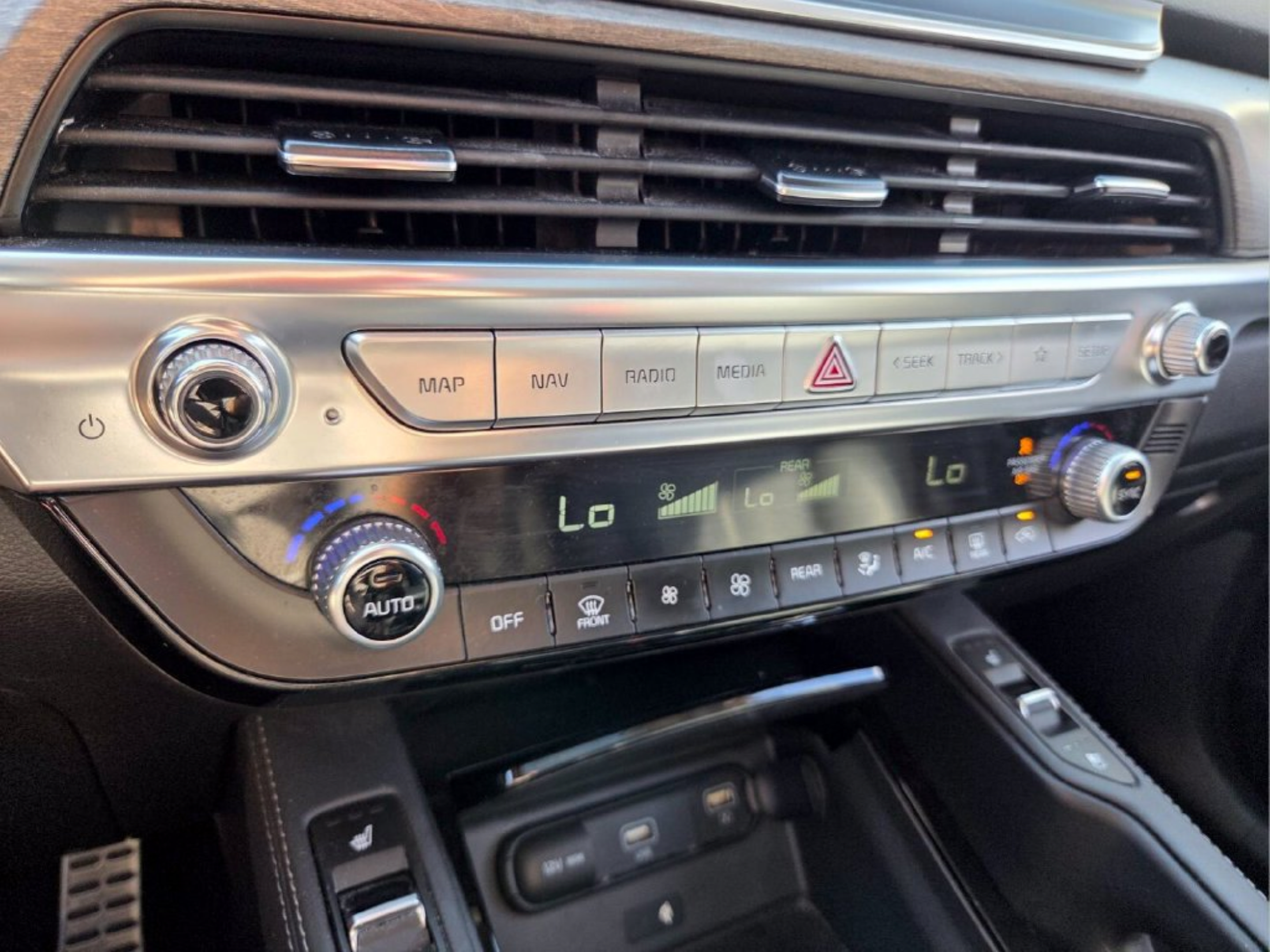Used 2021 Kia Telluride SX w/ Towing Package FWD image 23