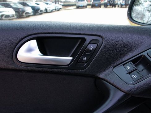 Used 2018 Volkswagen Tiguan Limited image 14