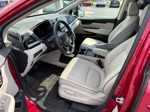 Used 2025 Honda Odyssey Touring image 7