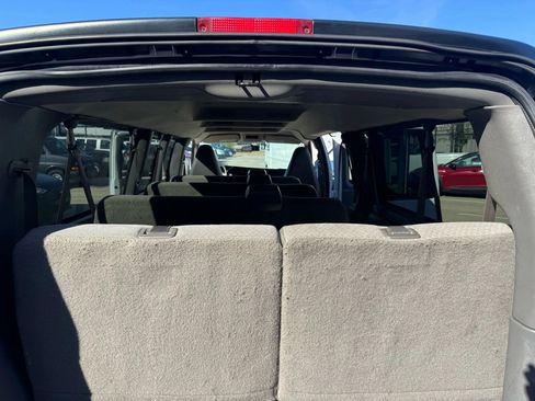 Used 2017 Chevrolet Express 3500 LT w/ LT Preferred Equipment Group image 27