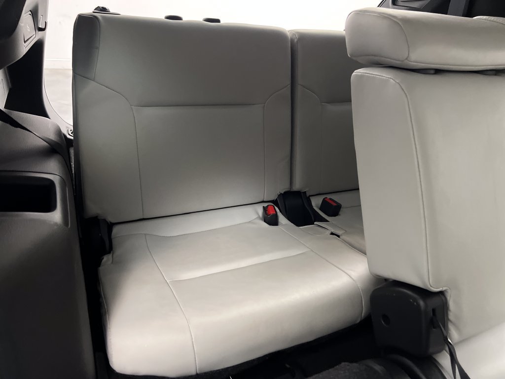 Used 2025 Mitsubishi Outlander SE AWD/4WD image 34