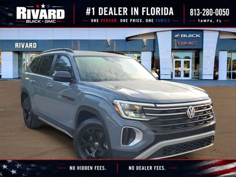 Used 2024 Volkswagen Atlas Peak Edition SE AWD/4WD image 1