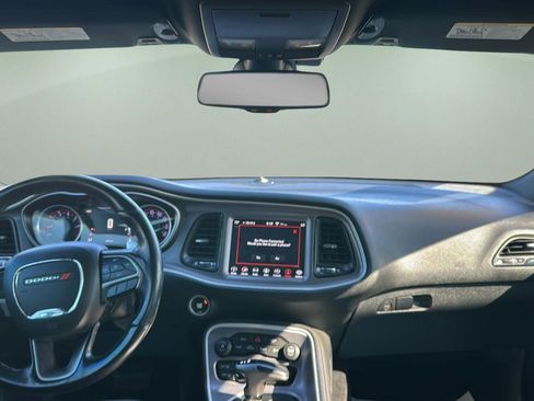 Used 2019 Dodge Challenger GT w/ Plus Package RWD image 9
