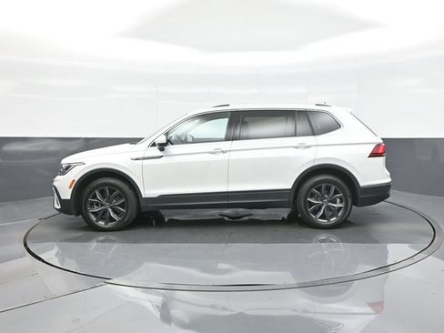 Used 2023 Volkswagen Tiguan SE FWD image 4