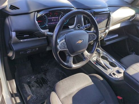 Used 2020 Chevrolet Traverse LT w/ Driver Confidence II Package image 11