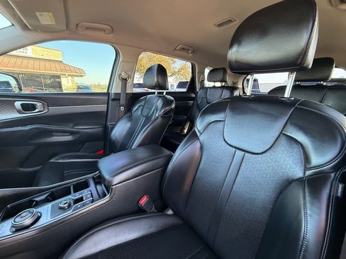 Used 2022 Kia Sorento S image 18