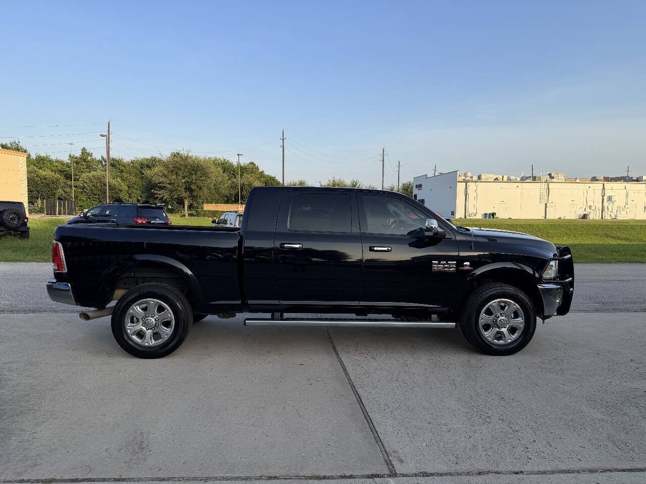 Used 2015 RAM 2500 Laramie w/ Convenience Group AWD/4WD image 5