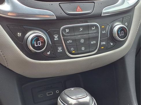 Used 2020 Chevrolet Equinox Premier AWD/4WD image 10