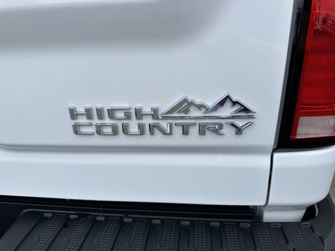 Used 2024 Chevrolet Silverado 2500 High Country w/ High Country Premium Package AWD/4WD image 29