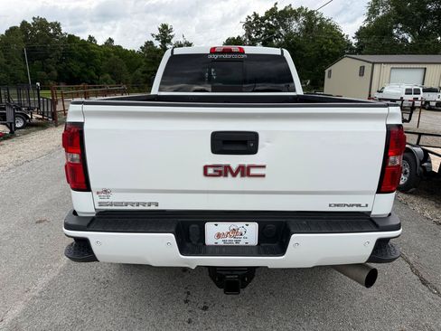 Used 2016 GMC Sierra 2500 Denali w/ Duramax Plus Package AWD/4WD image 4