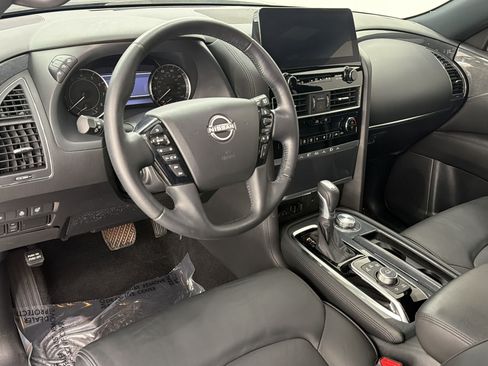 Used 2023 Nissan Armada SL w/ Midnight Edition Package AWD/4WD image 4