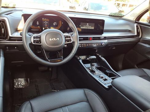 Certified 2025 Kia Sorento S image 14