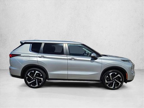Used 2024 Mitsubishi Outlander SE FWD image 4