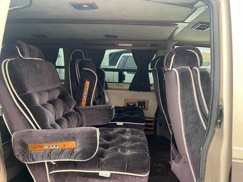 Used 1992 GMC Safari XT image 6