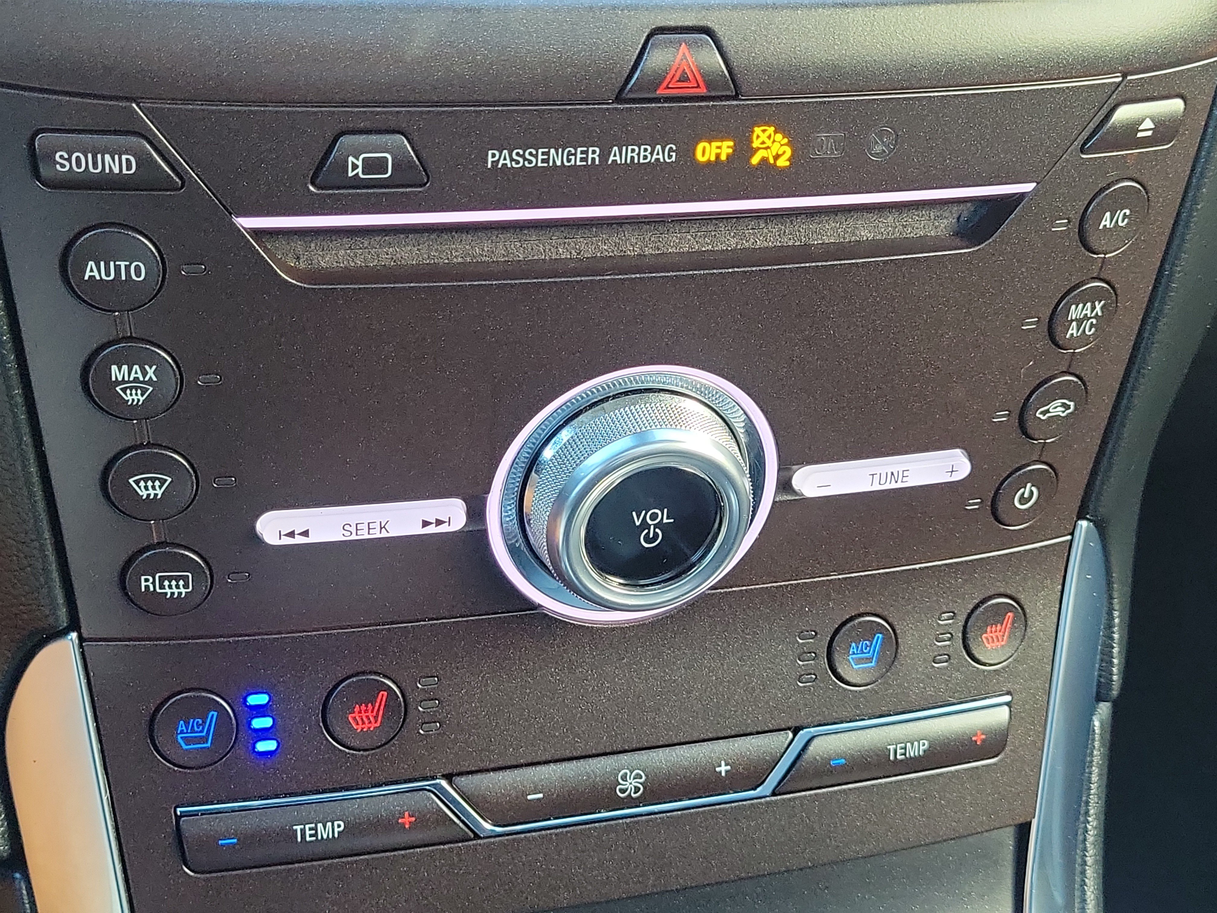 Used 2019 Ford Edge Titanium w/ Equipment Group 301A FWD image 27