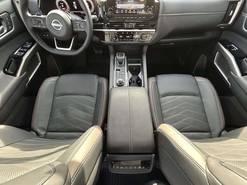 Used 2025 Nissan Pathfinder Platinum w/ Cargo Package image 13