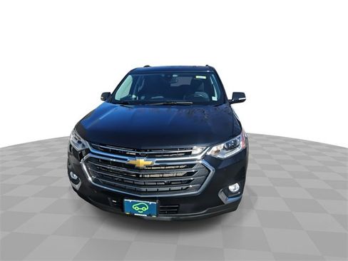 Used 2020 Chevrolet Traverse LT w/ Driver Confidence II Package image 3