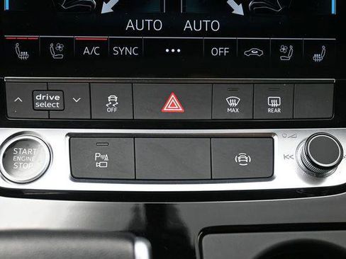 Used 2023 Audi Q7 2.0T Premium Plus w/ Premium Plus Package AWD/4WD image 25