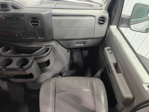Used 2011 Ford E-150 and Econoline 150 w/ PWR Group RWD image 19