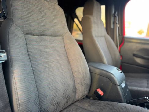 Used 2005 Jeep Wrangler Rubicon AWD/4WD image 30
